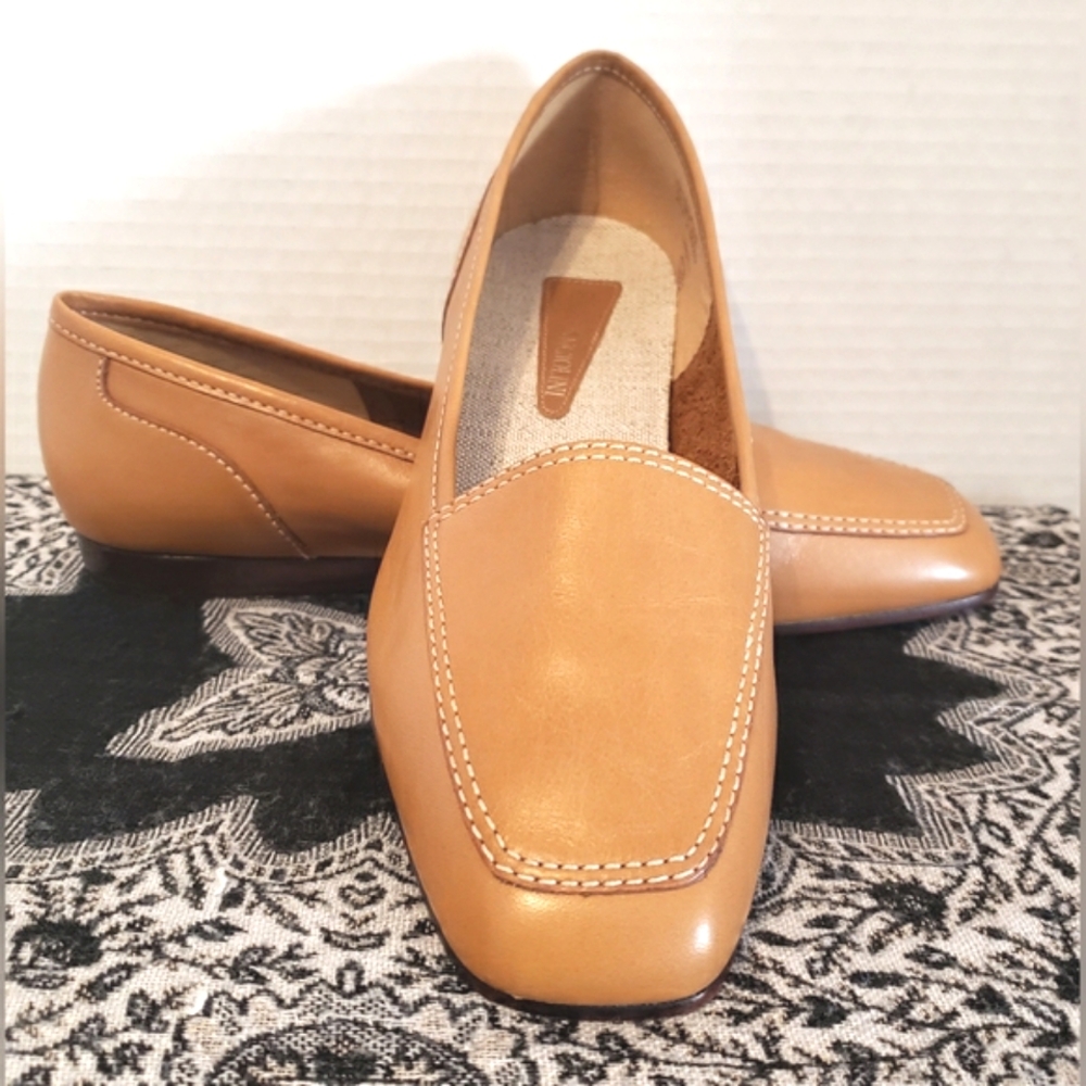 Enzo Angiolini Womens 6 Loafers Classic Tan Soft Leather Slip On NWOT